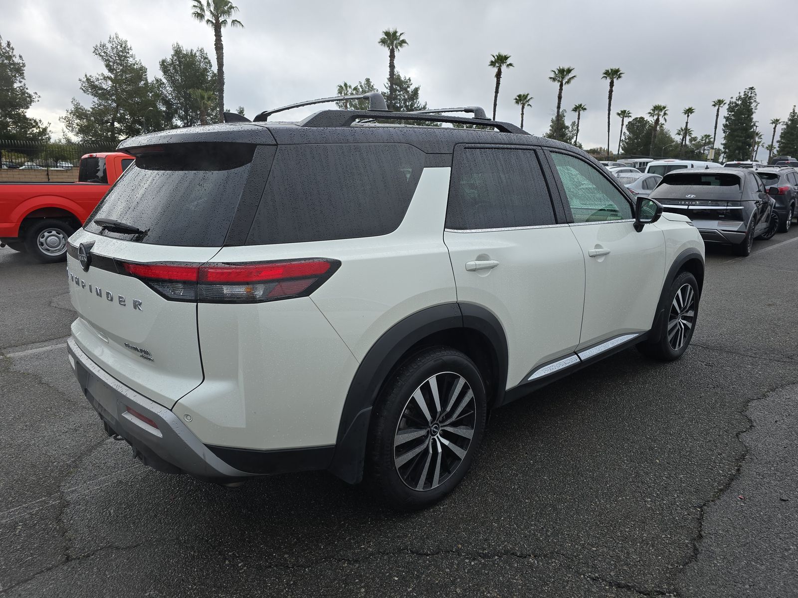 2024 Nissan Pathfinder Platinum AWD
