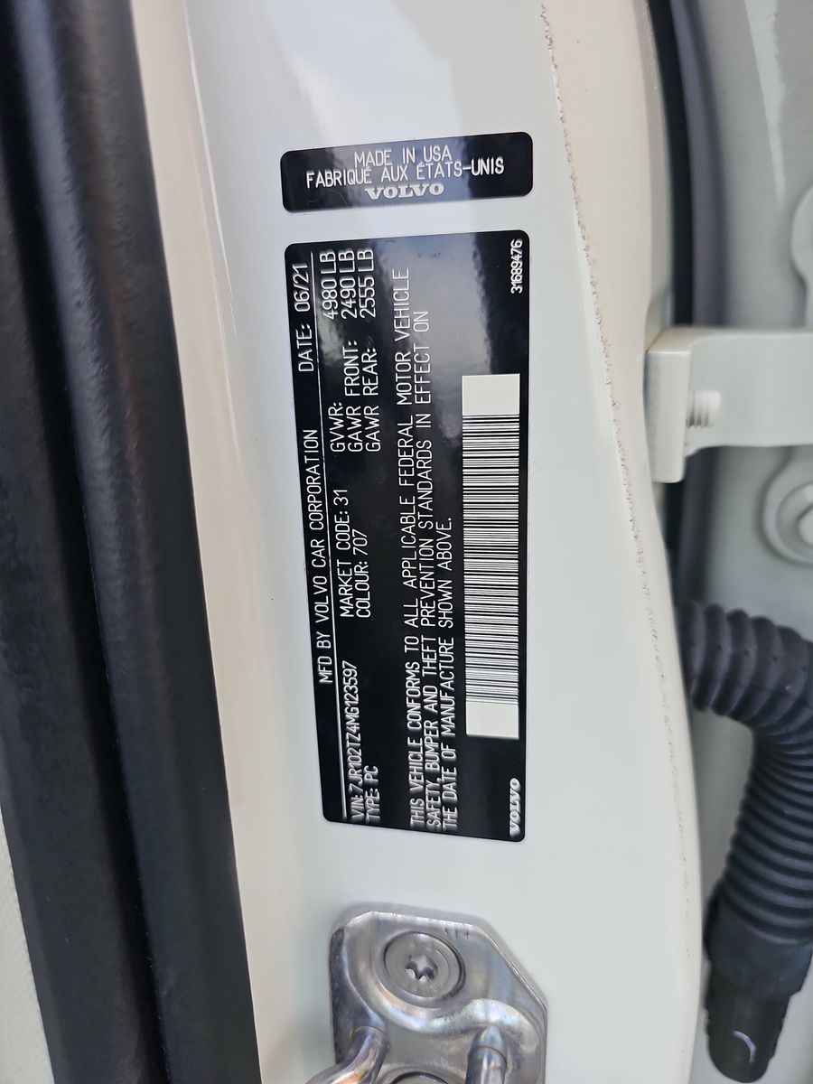 2021 Volvo S60 T5 Momentum AWD