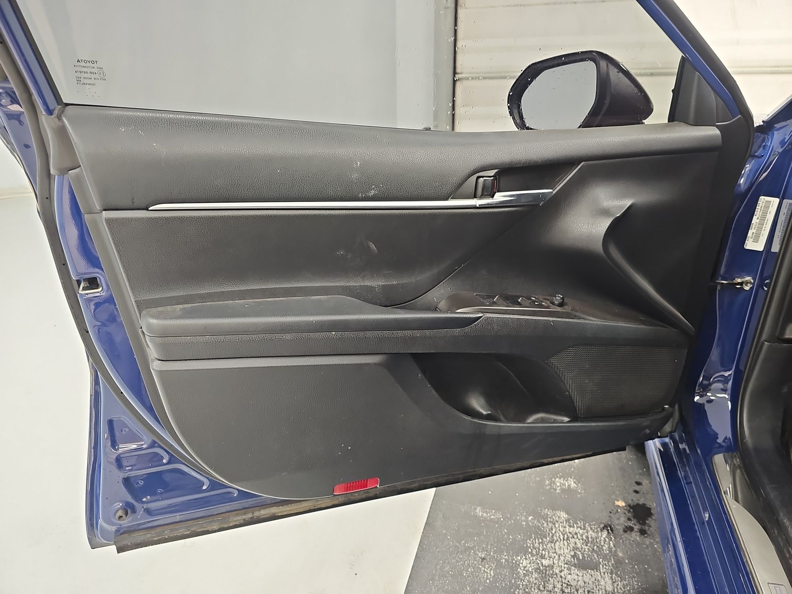 2023 Toyota Camry SE Nightshade FWD