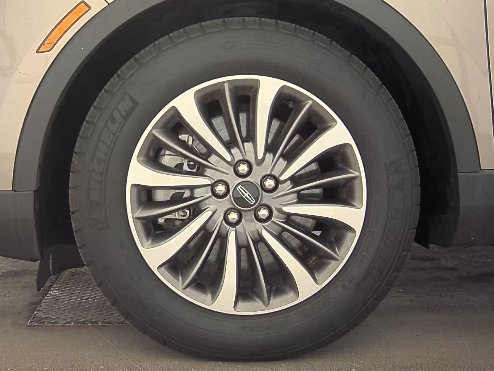 2020 Lincoln Nautilus Reserve AWD