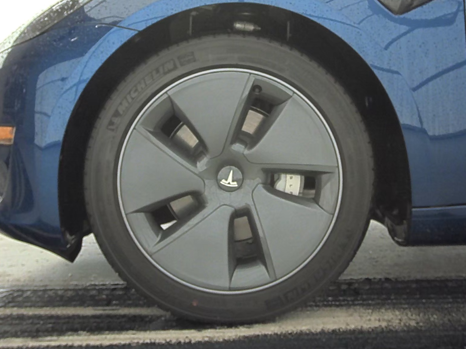 2023 Tesla Model 3 Standard Range FWD