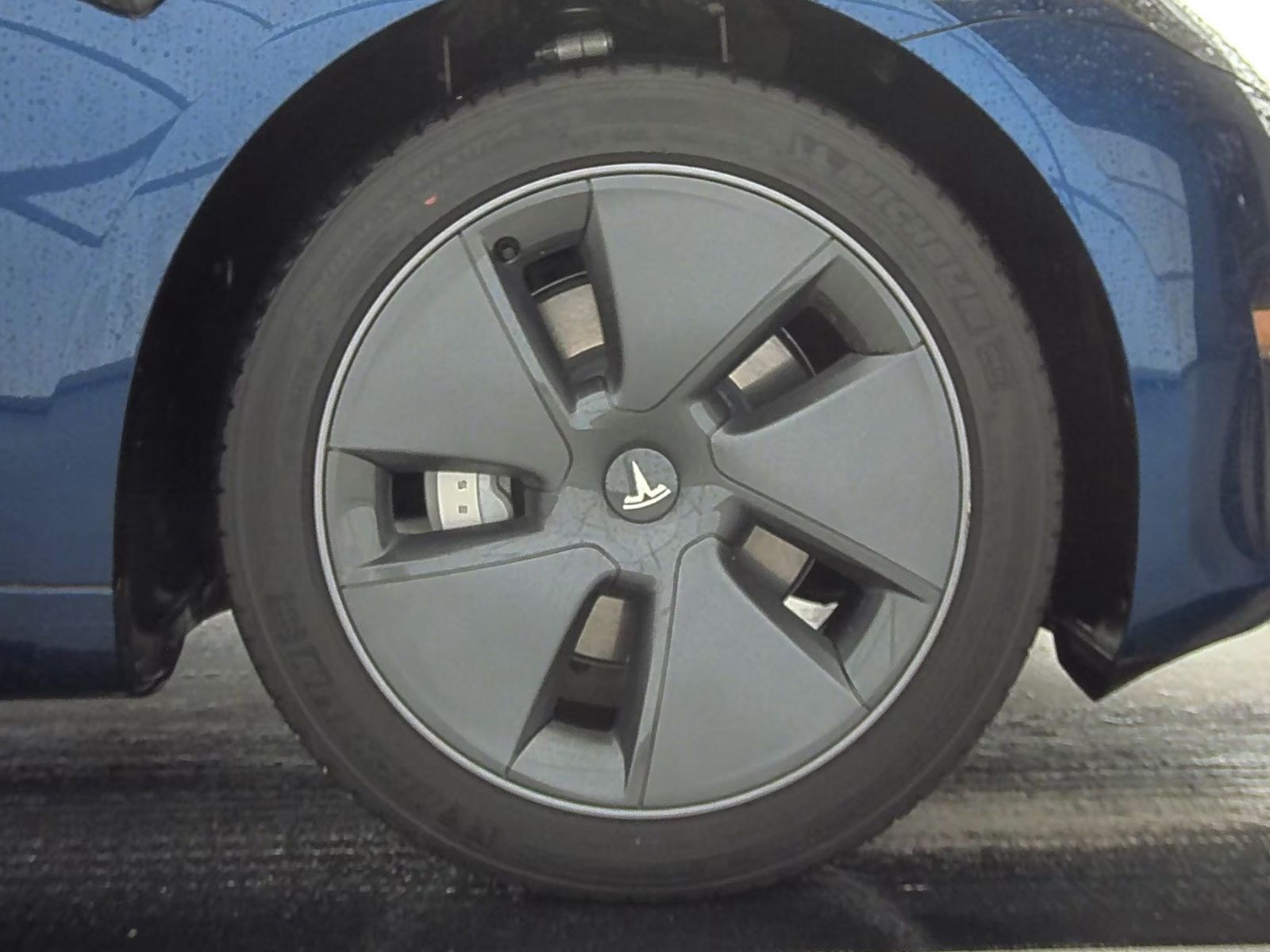 2023 Tesla Model 3 Standard Range FWD