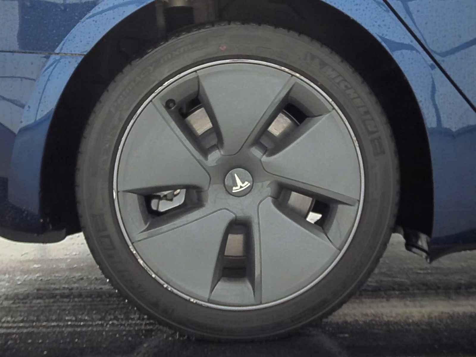 2023 Tesla Model 3 Standard Range FWD