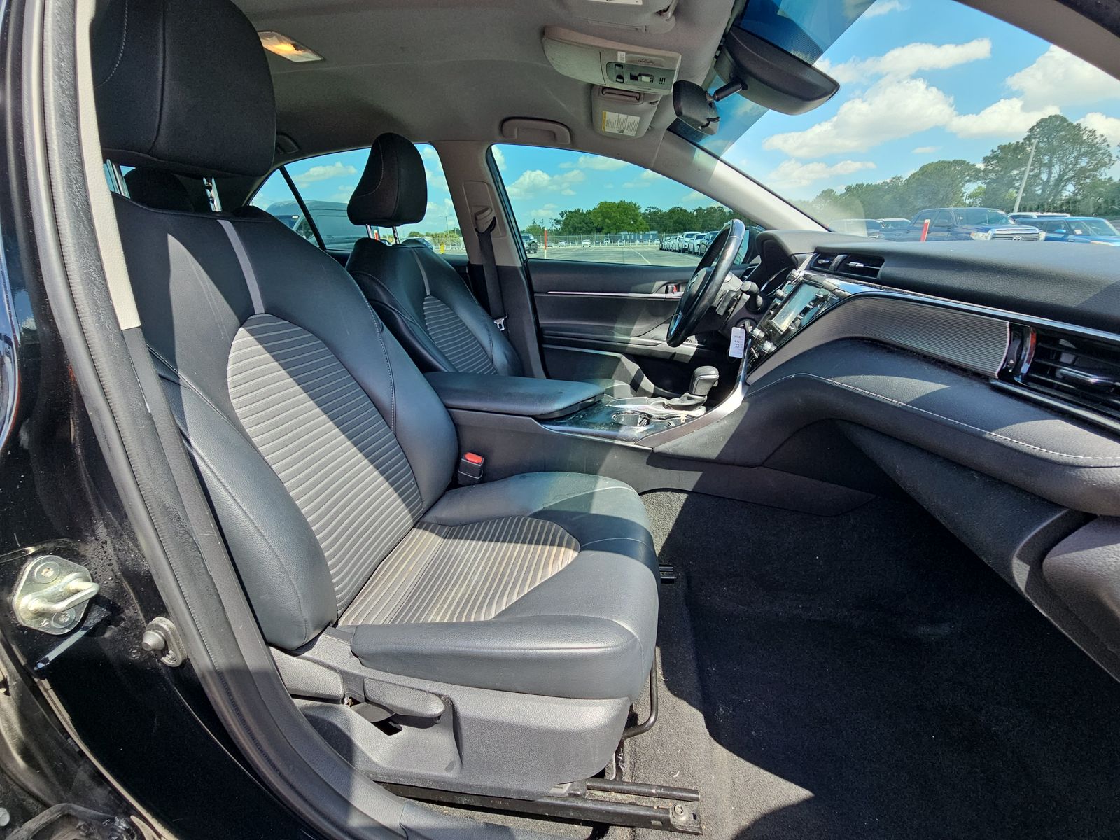 2020 Toyota Camry SE FWD