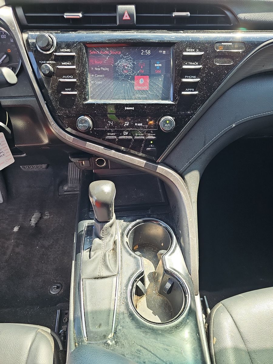 2020 Toyota Camry SE FWD