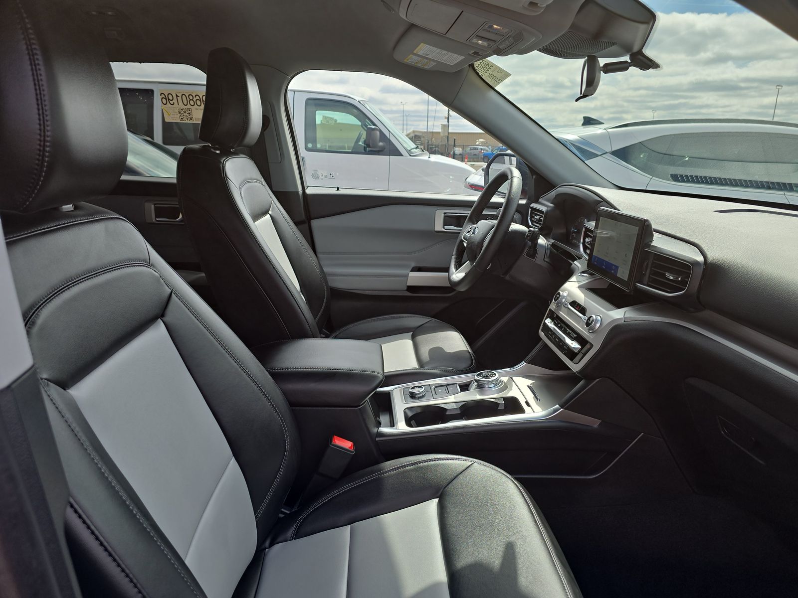 2024 Ford Explorer XLT AWD