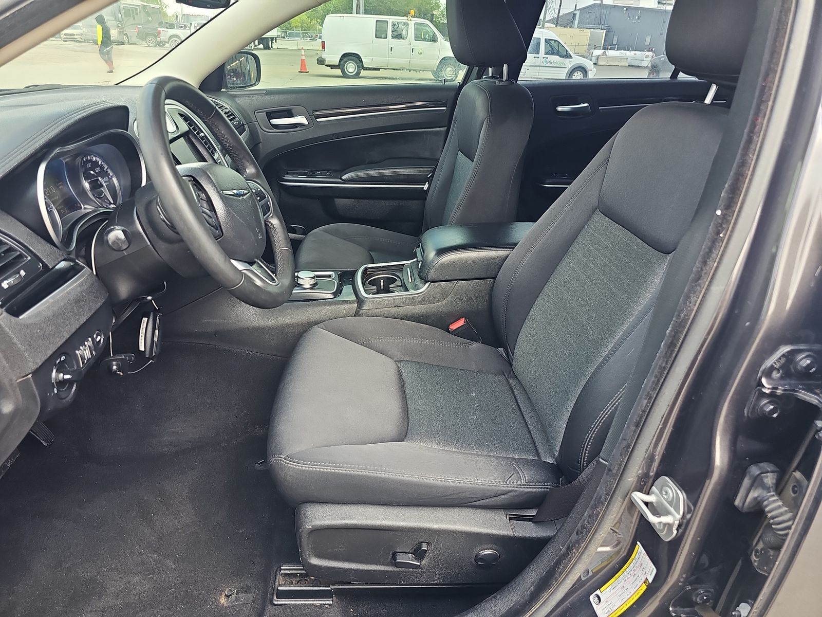 2023 Chrysler 300 Touring RWD