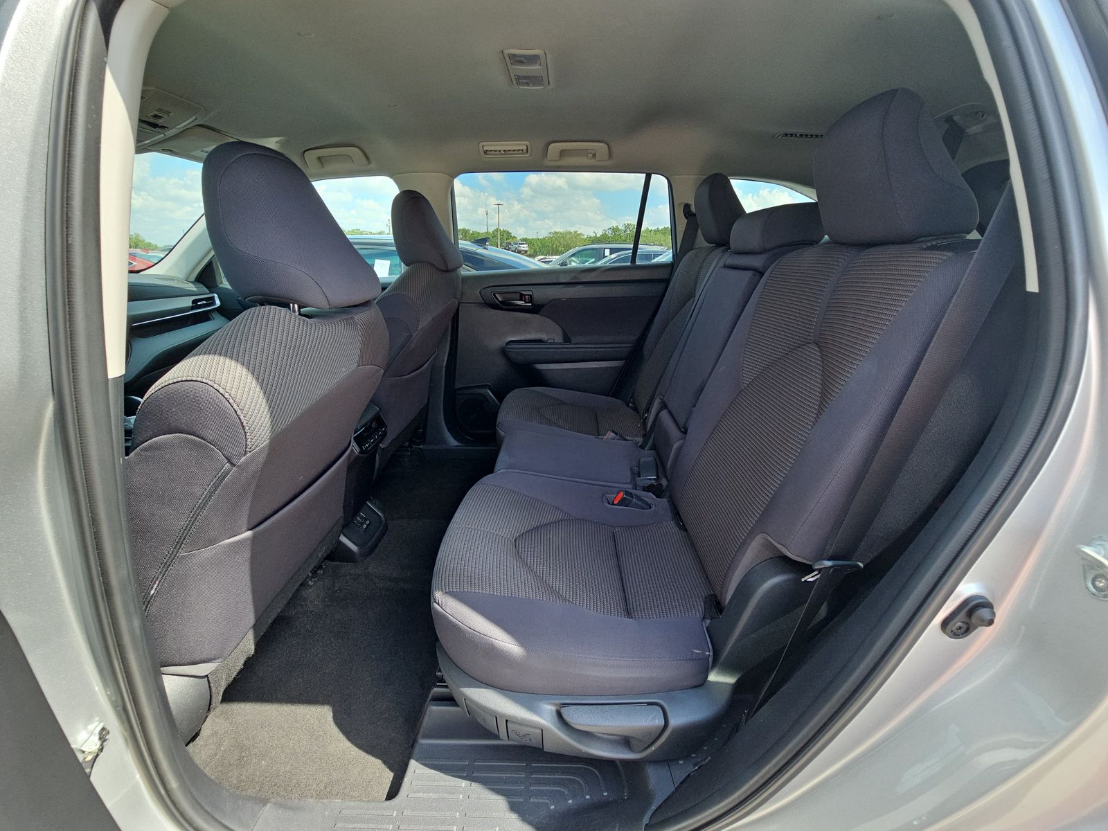 2023 Toyota Highlander L FWD