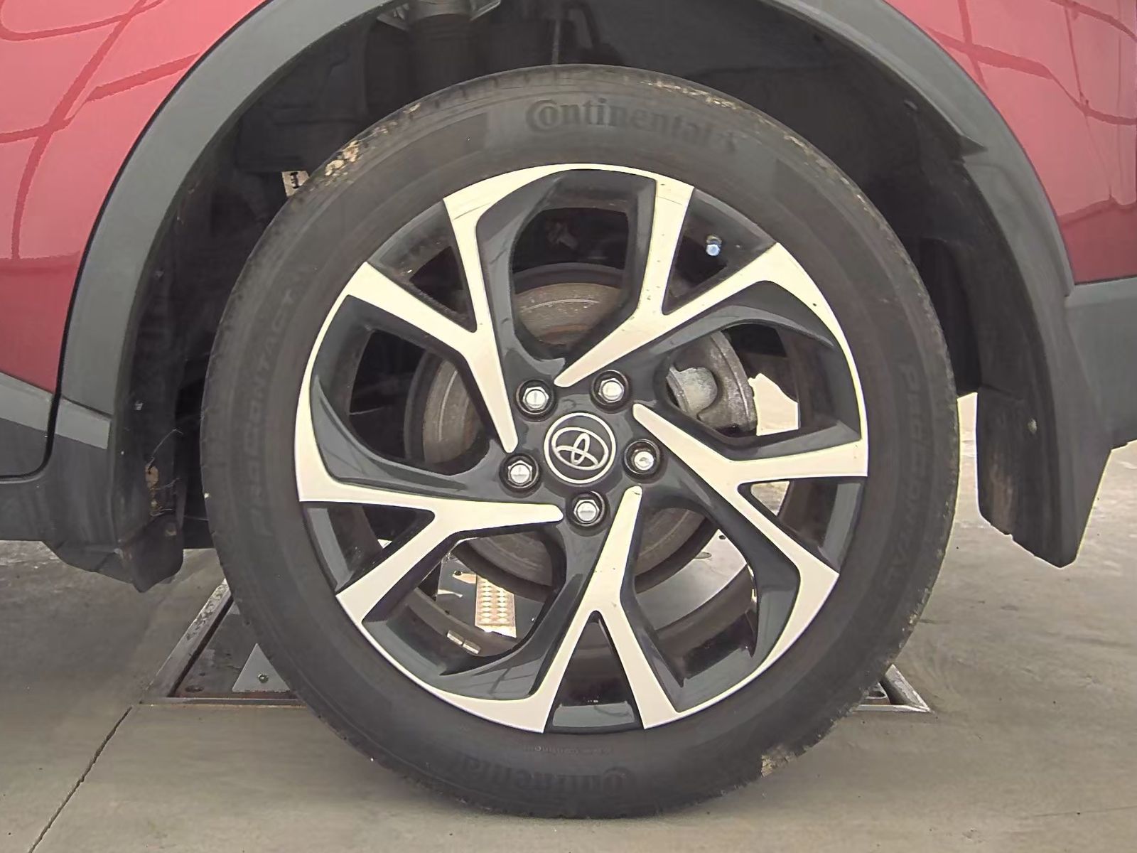 2018 Toyota C-HR XLE Premium FWD