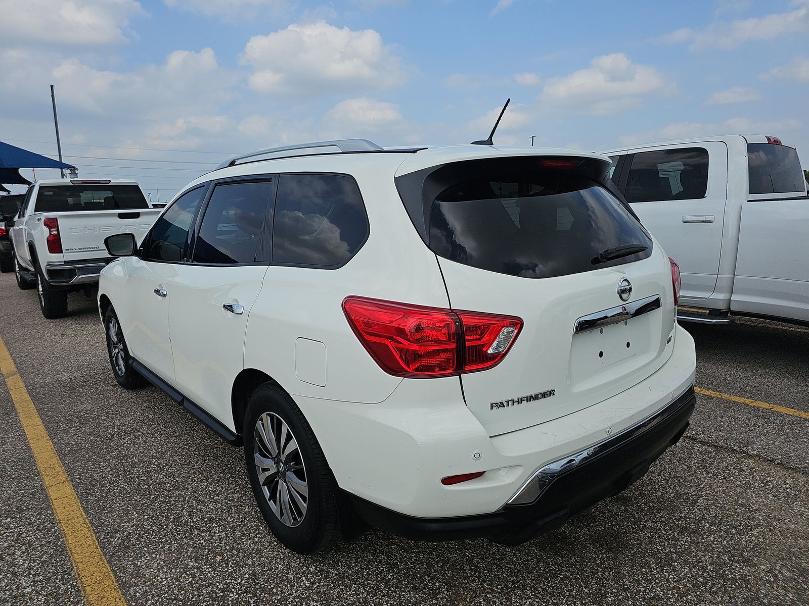 2018 Nissan Pathfinder SV FWD