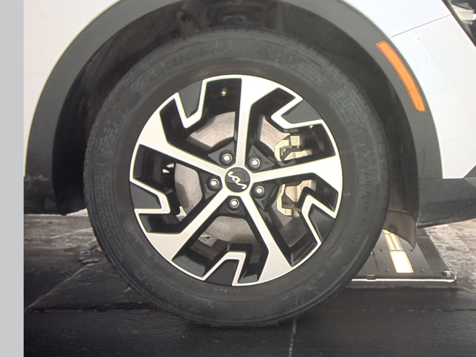 2023 Kia Sportage EX FWD