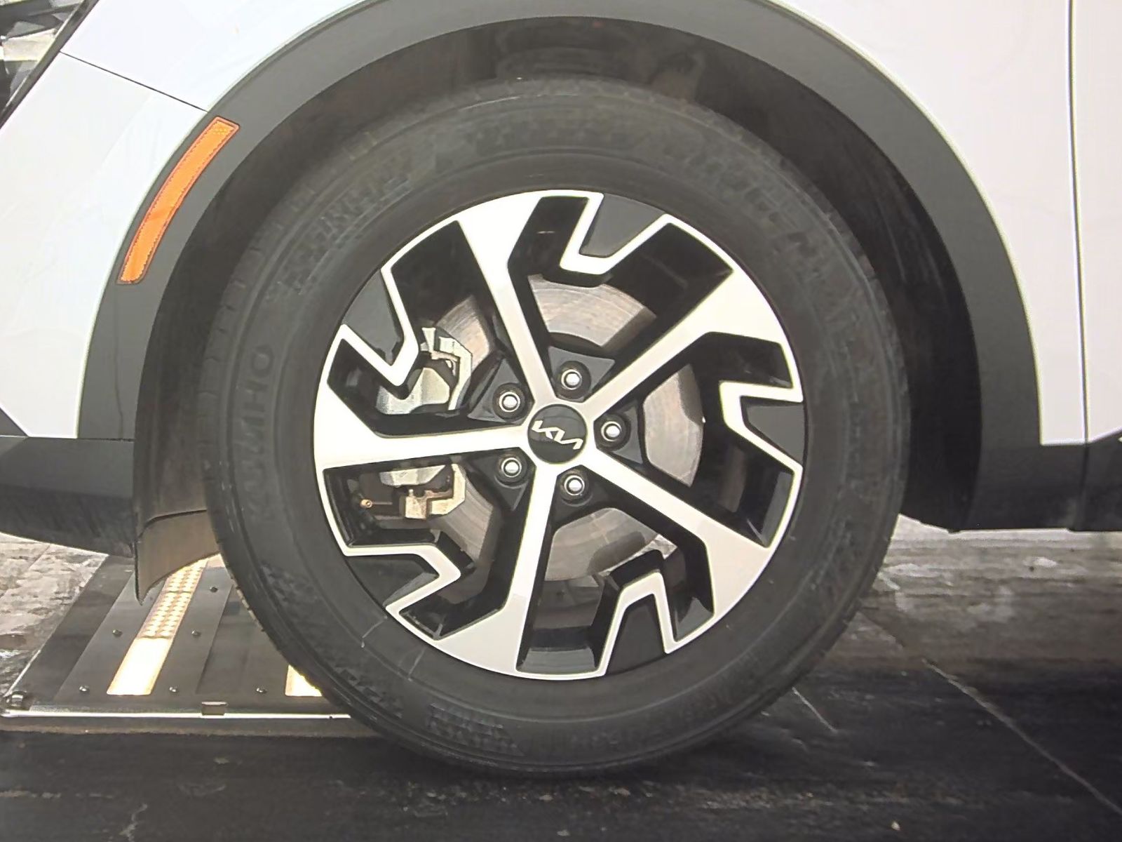 2023 Kia Sportage EX FWD