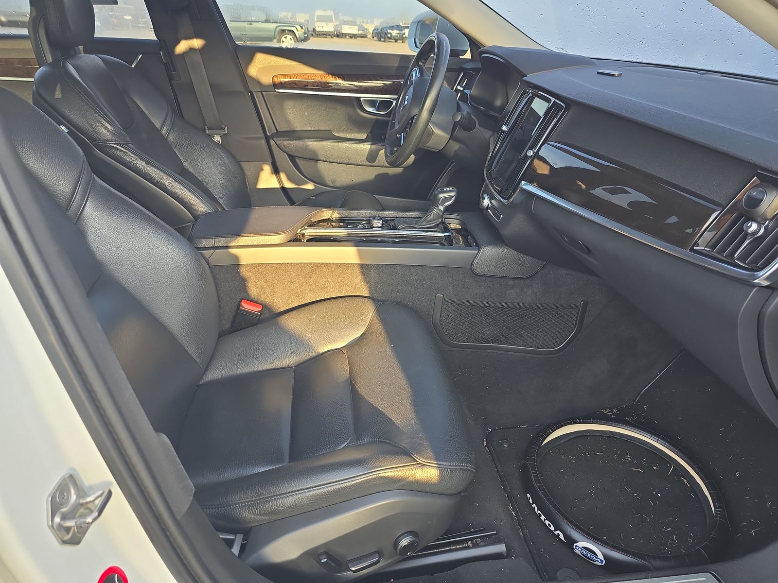 2018 Volvo S90 T5 Momentum AWD