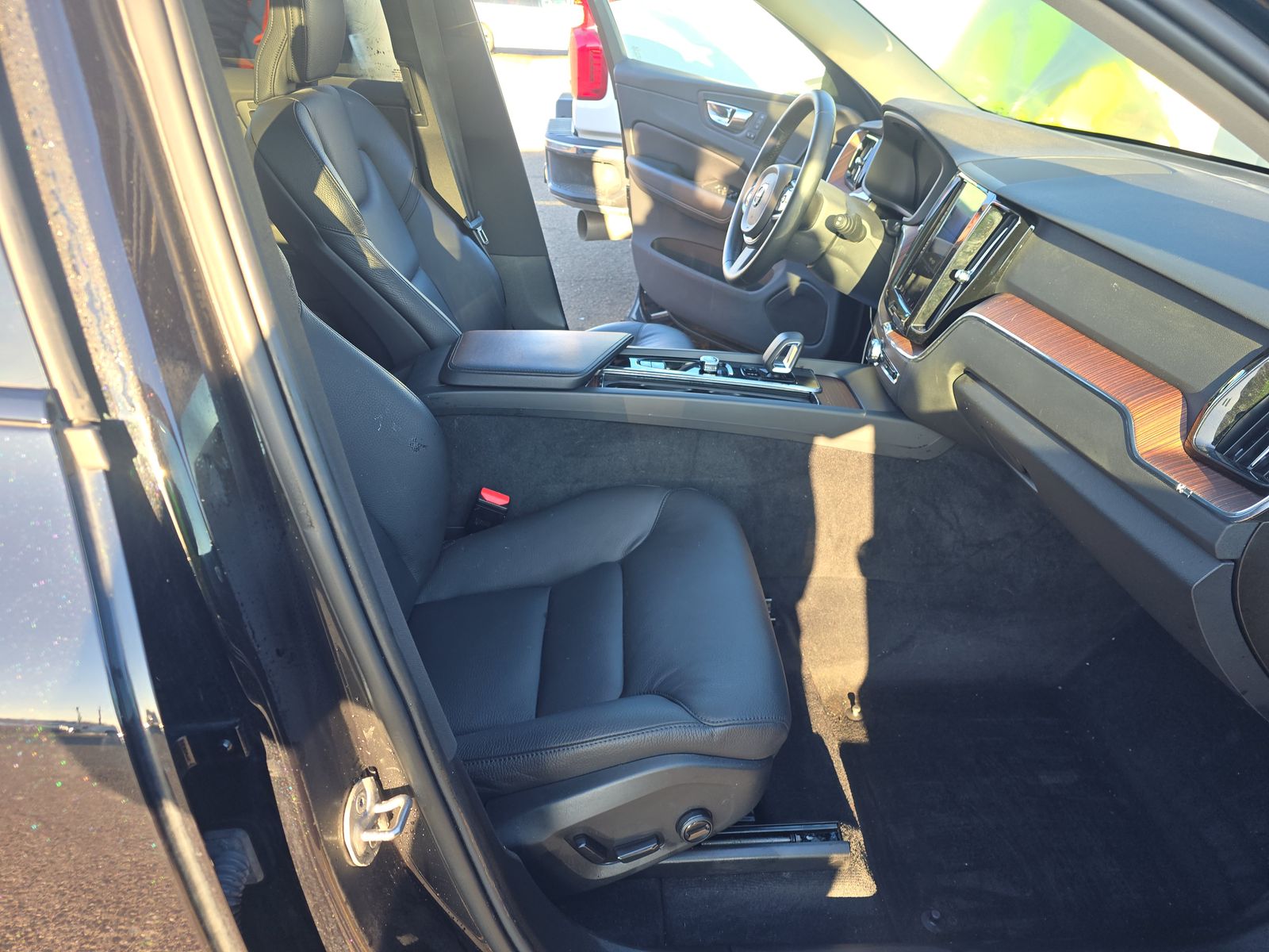 2023 Volvo XC60 B5 Plus AWD