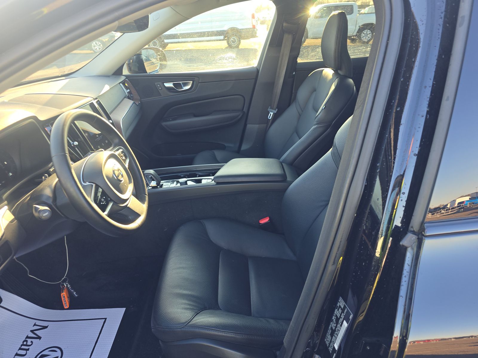 2023 Volvo XC60 B5 Plus AWD