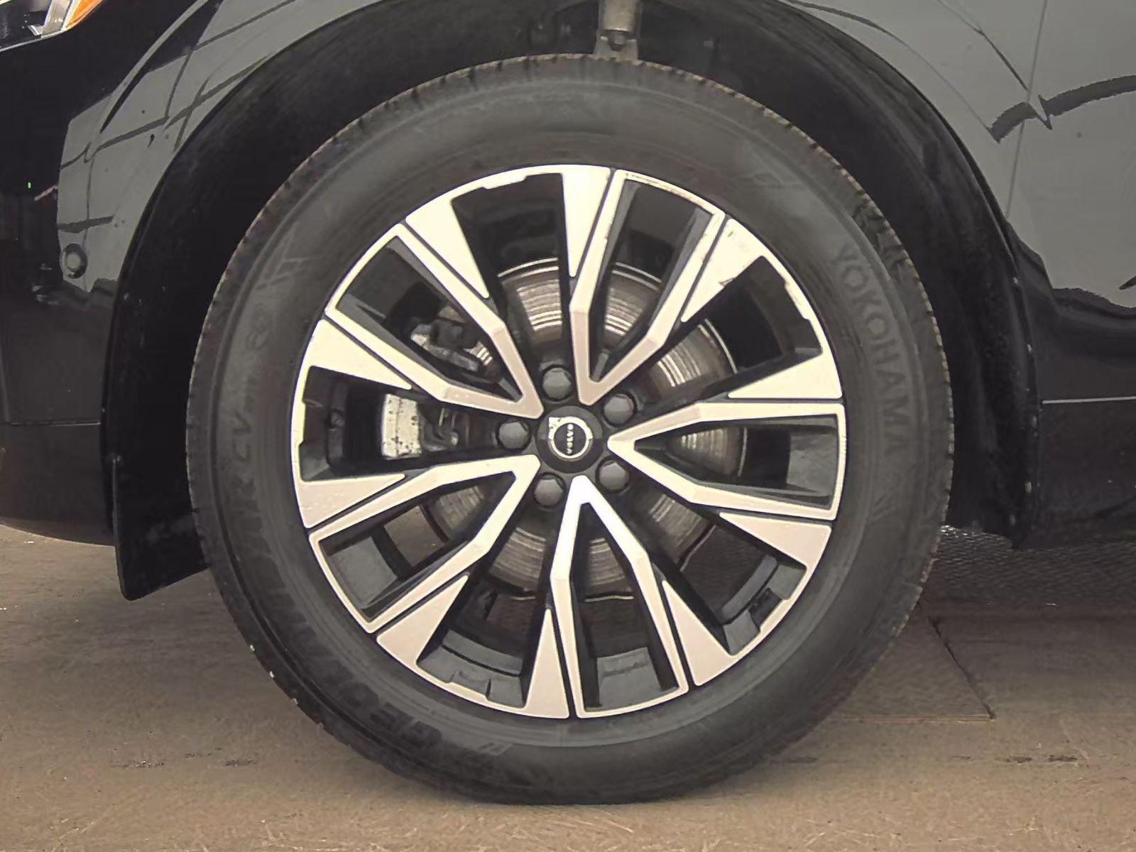 2023 Volvo XC60 B5 Plus AWD