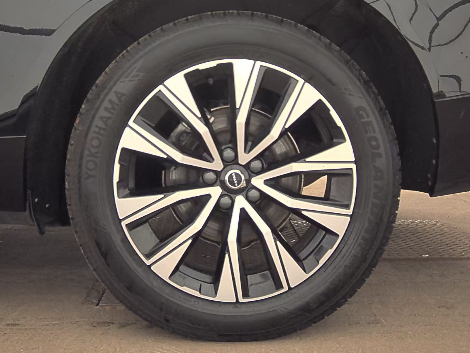 2023 Volvo XC60 B5 Plus AWD