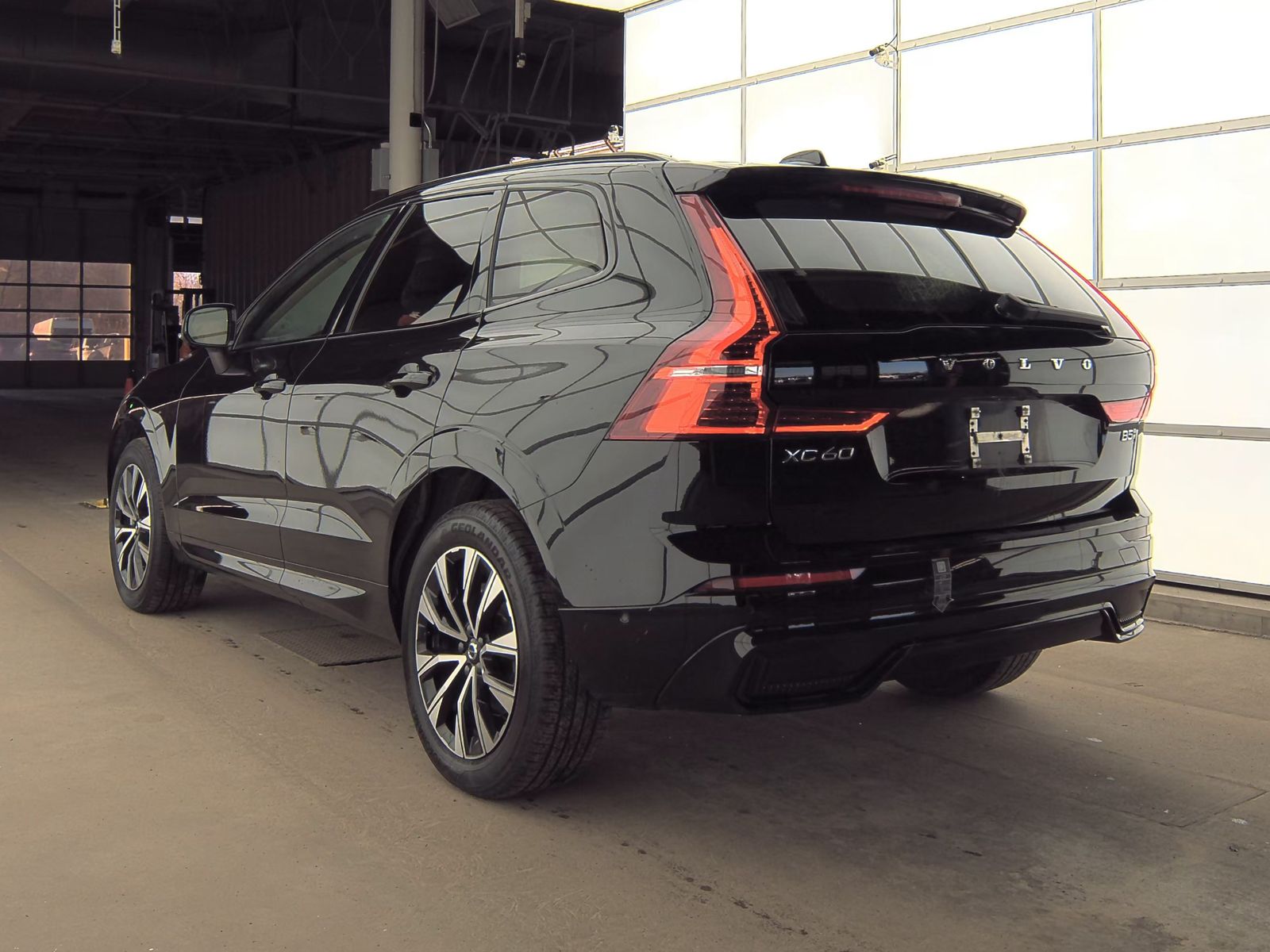 2023 Volvo XC60 B5 Plus AWD
