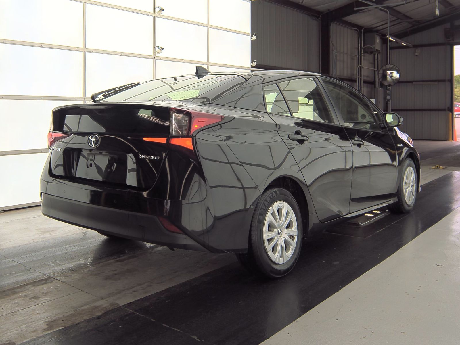 2019 Toyota Prius LE FWD