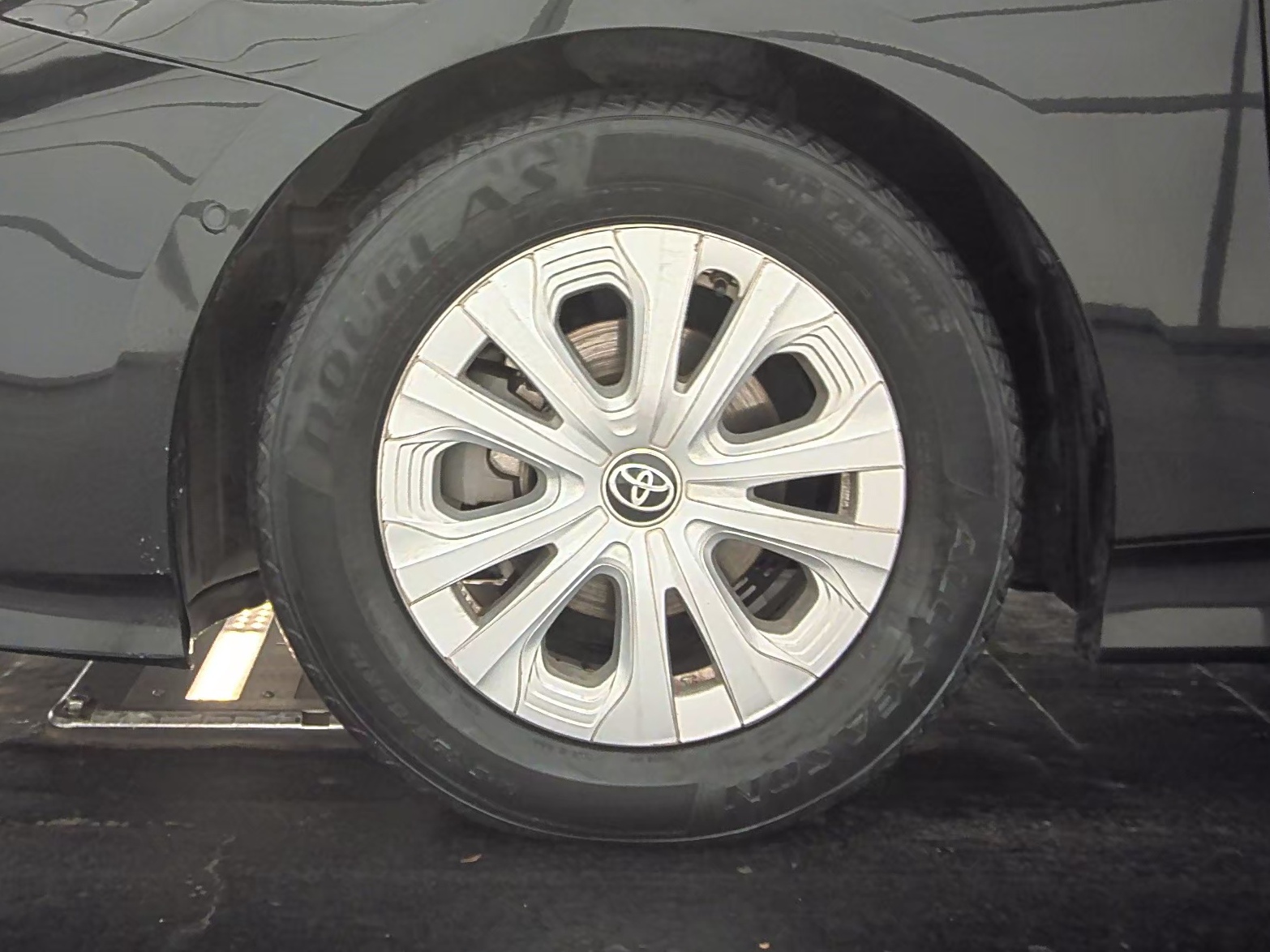 2019 Toyota Prius LE FWD