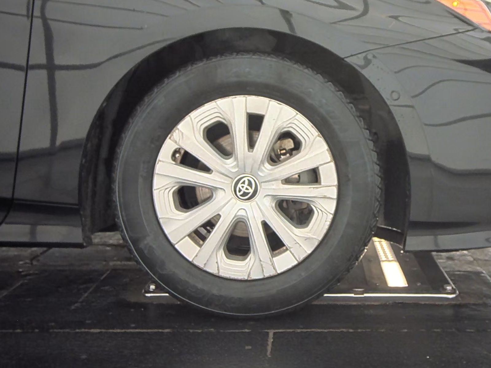 2019 Toyota Prius LE FWD