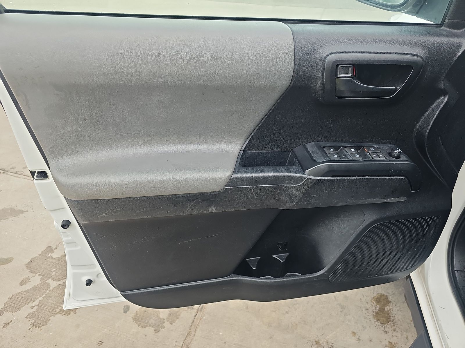 2022 Toyota Tacoma SR RWD