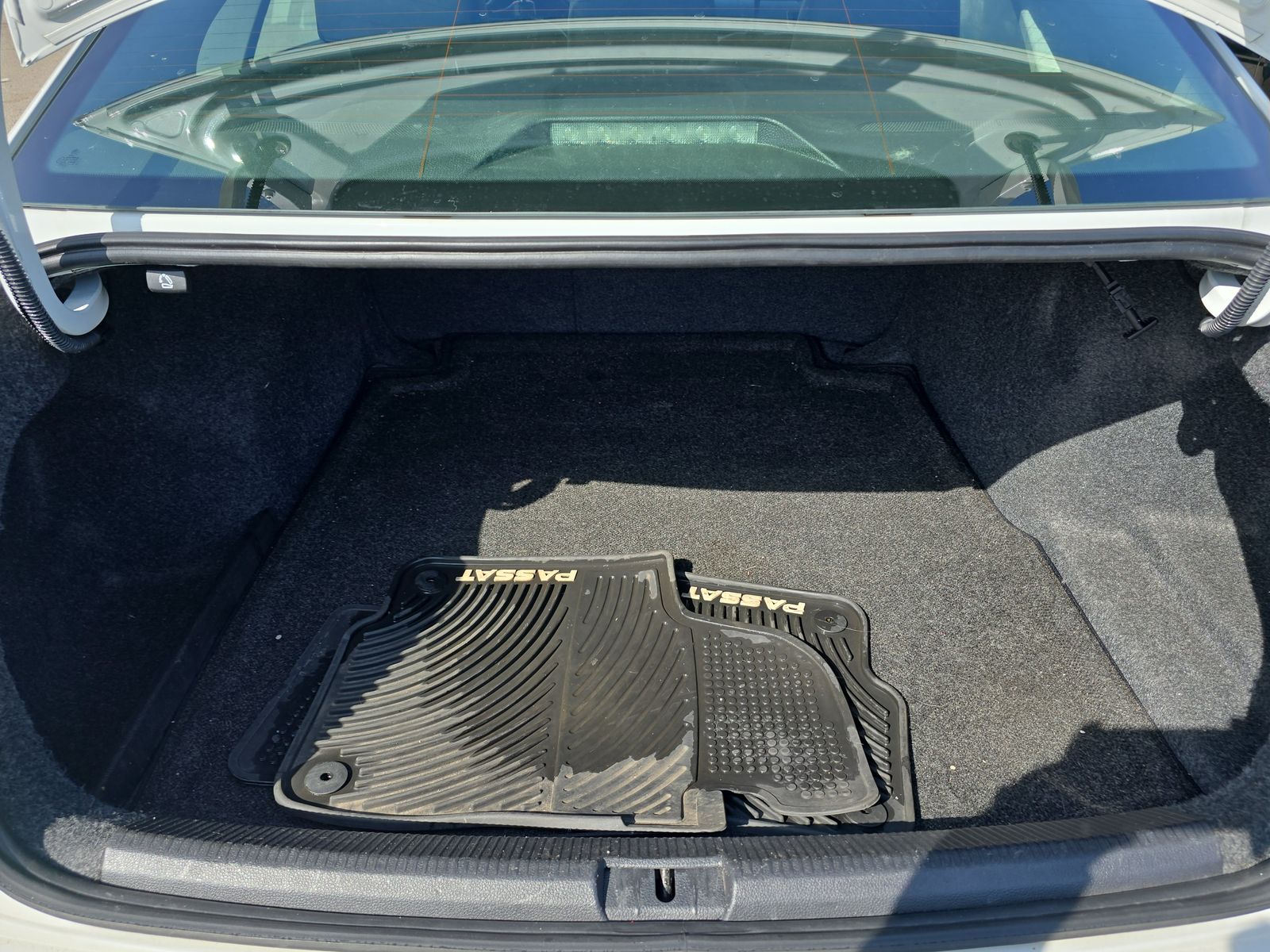 2017 Volkswagen Passat 1.8T R-Line FWD