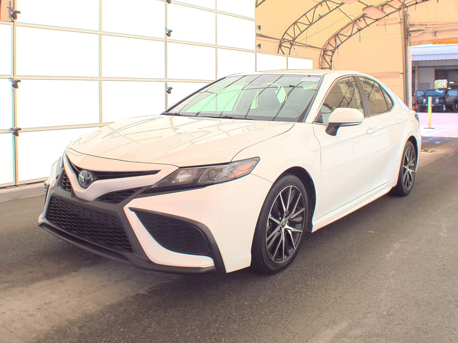 2022 Toyota Camry Hybrid Nightshade FWD