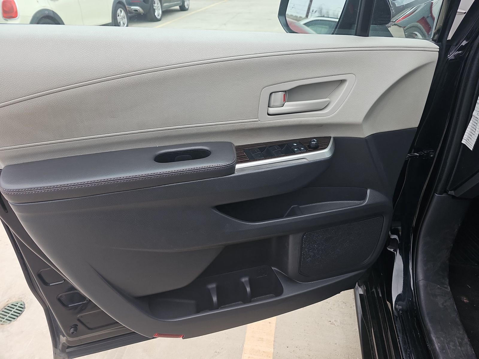 2022 Toyota Sienna LE FWD