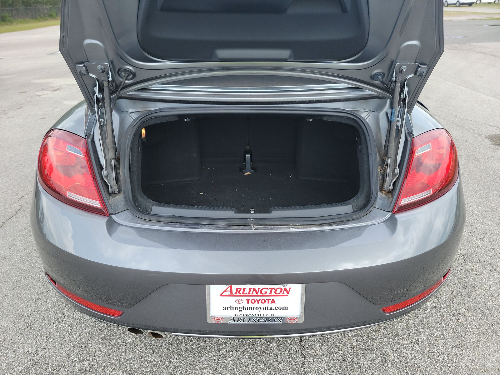 2018 Volkswagen Beetle 2.0T SE FWD