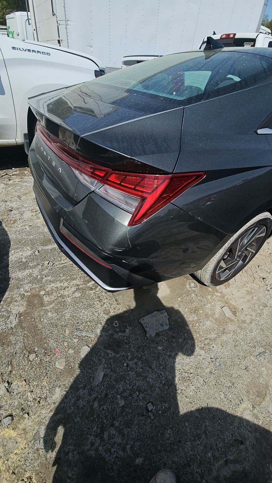 2024 Hyundai Elantra SEL FWD