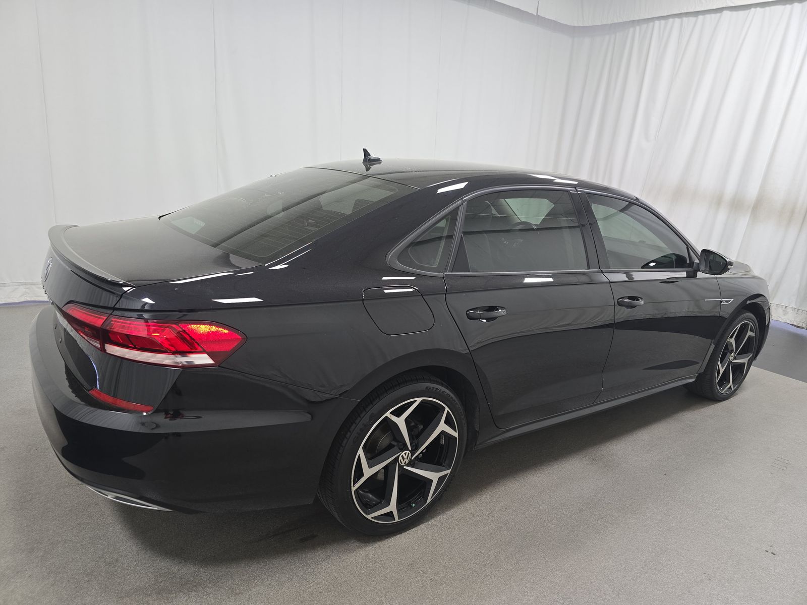 2020 Volkswagen Passat 2.0T R-Line FWD