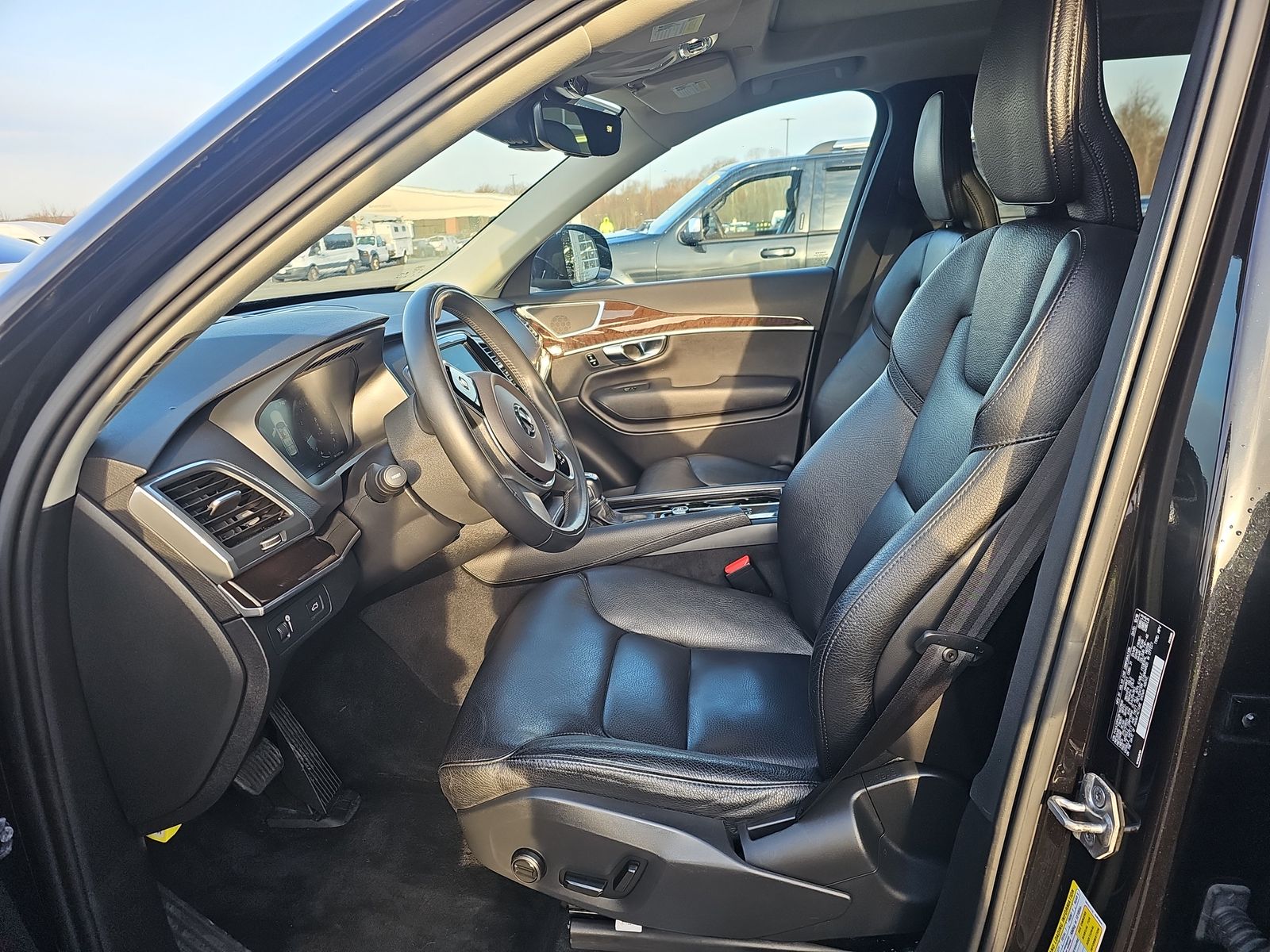 2019 Volvo XC90 T6 Momentum AWD