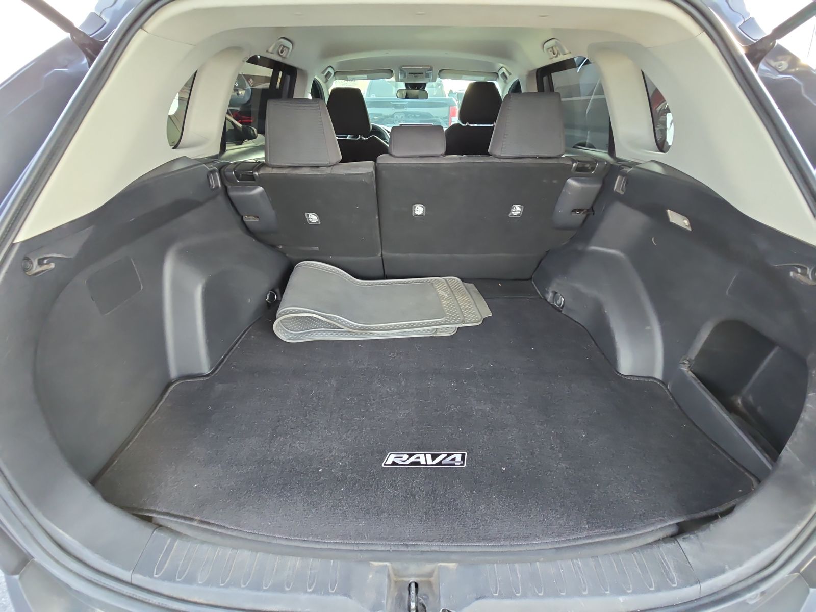 2021 Toyota RAV4 LE AWD