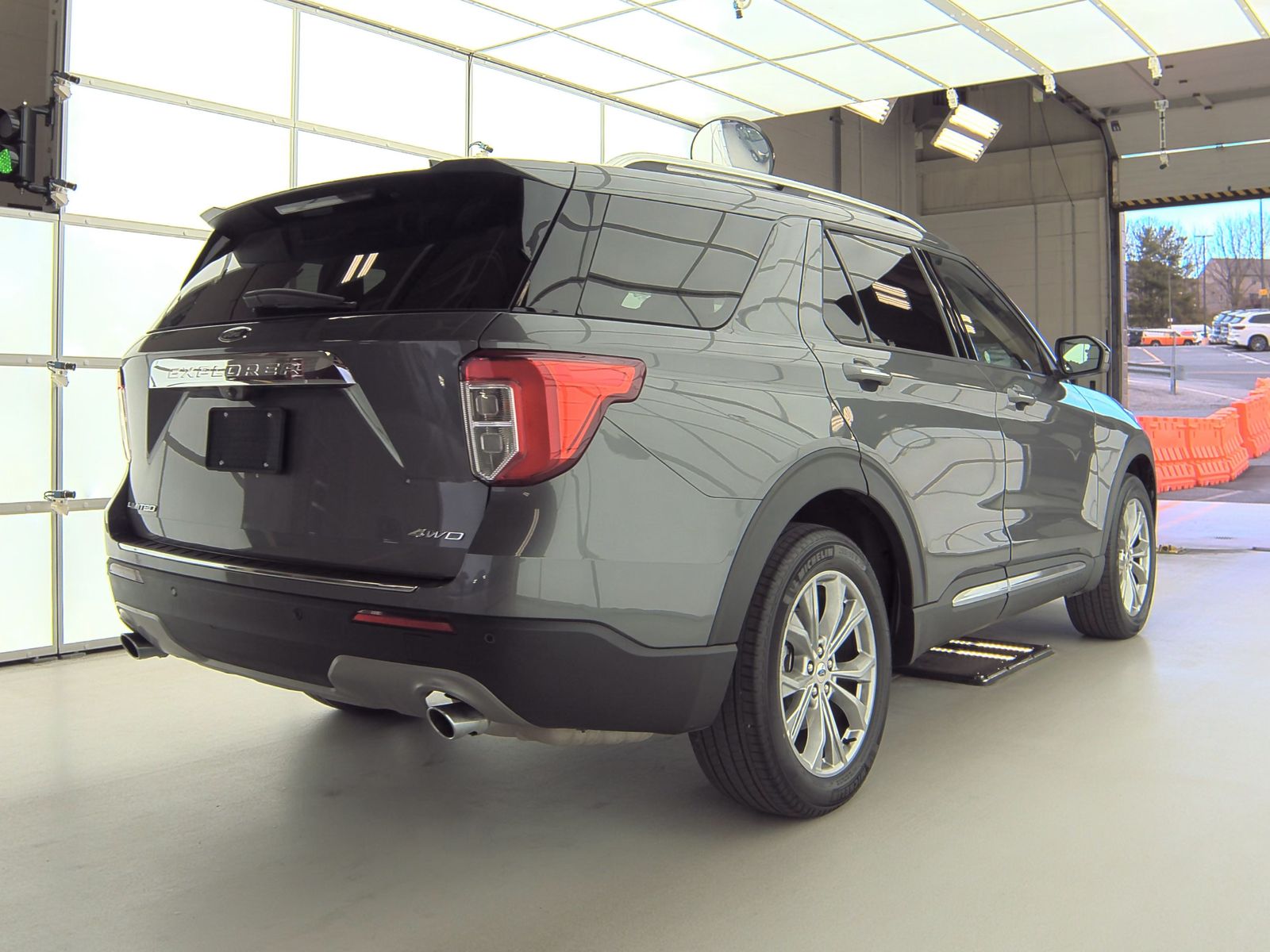 FORD EXPLORER - 5