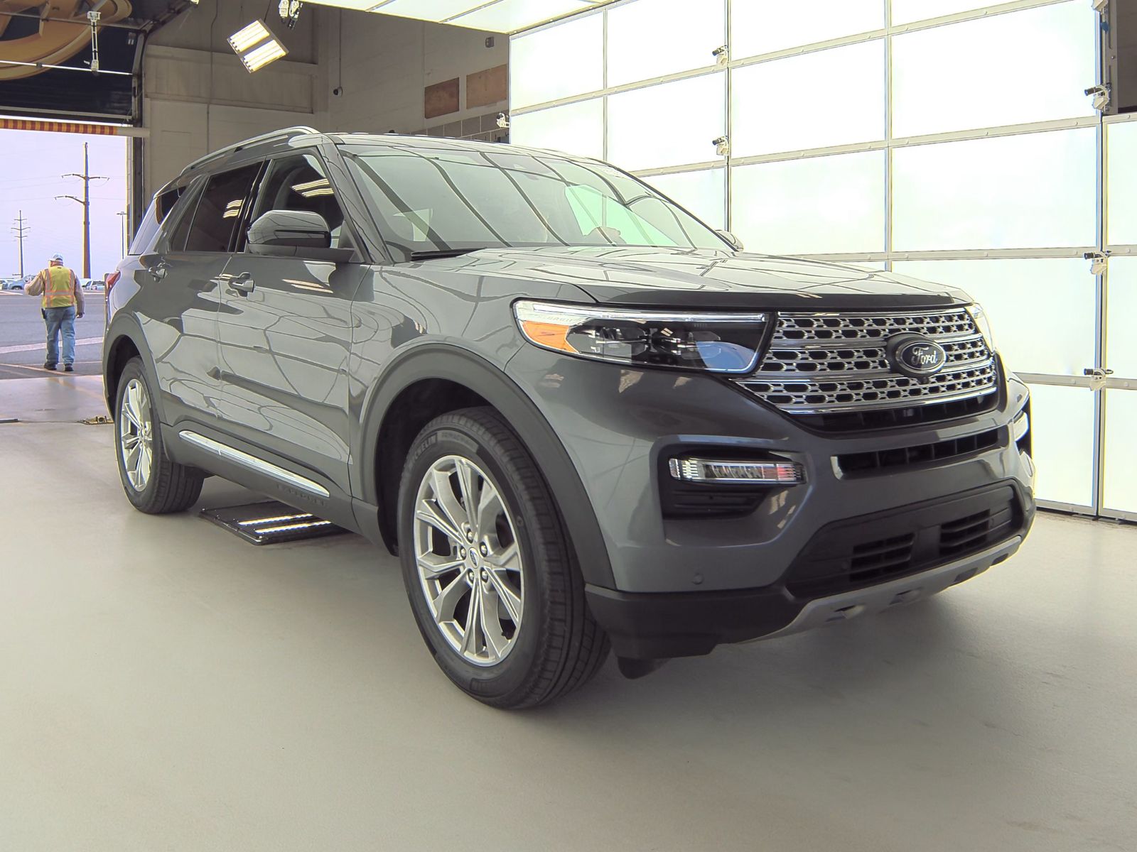 FORD EXPLORER - 4