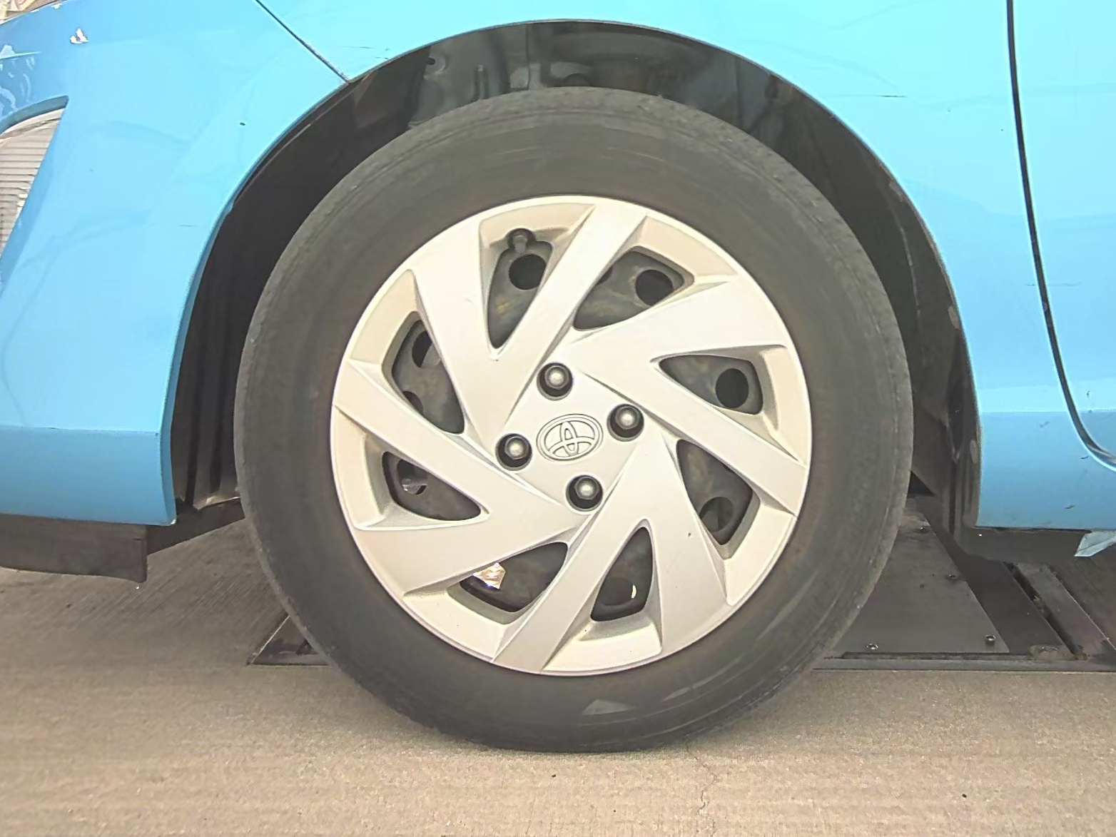 2015 Toyota Prius c Two FWD