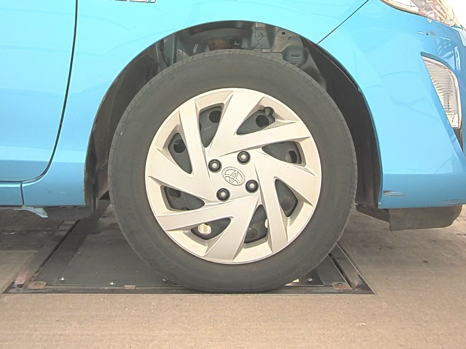 2015 Toyota Prius c Two FWD