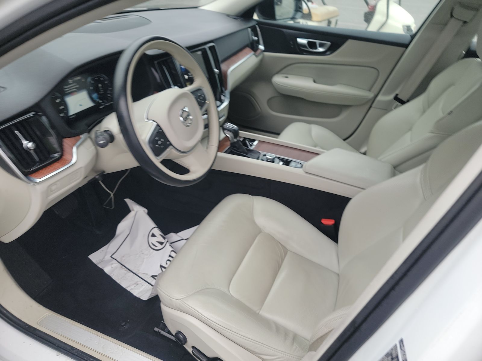 2021 Volvo S60 T5 Momentum AWD