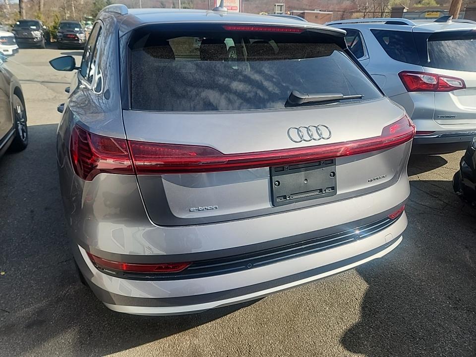2022 Audi e-tron Premium AWD