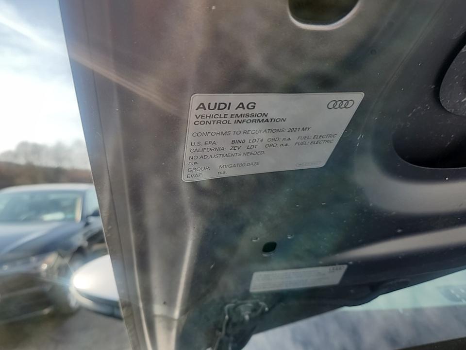 2022 Audi e-tron Premium AWD