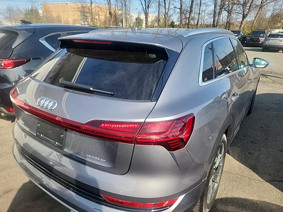 2022 Audi e-tron Premium AWD