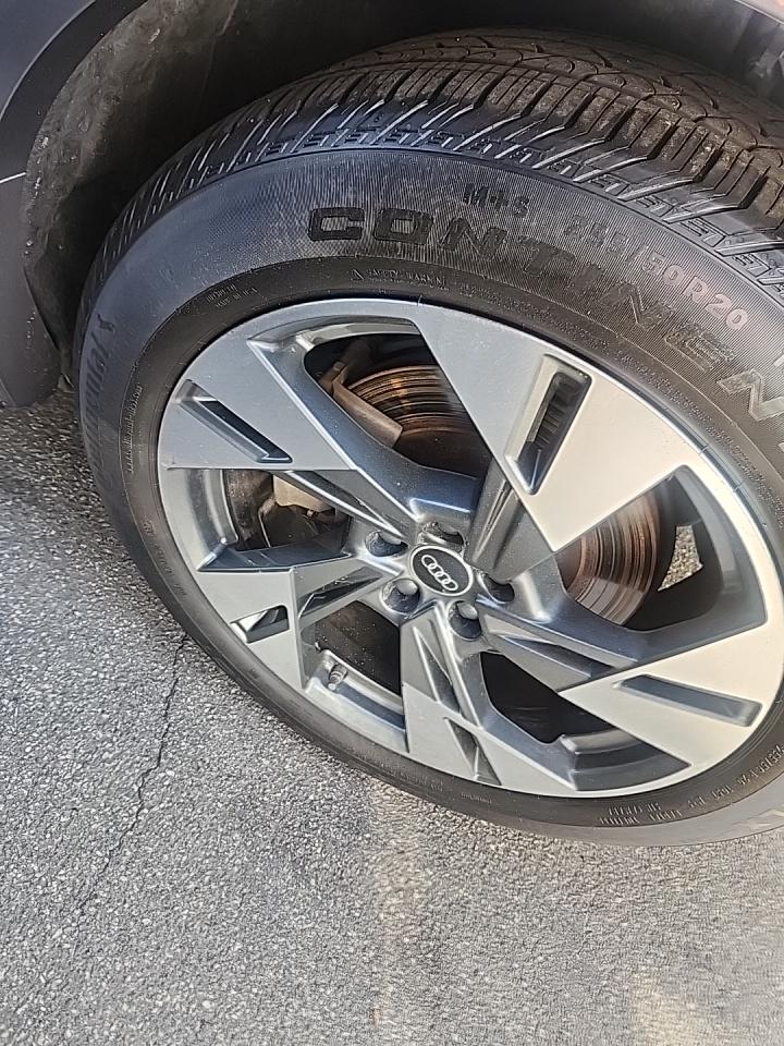 2022 Audi e-tron Premium AWD