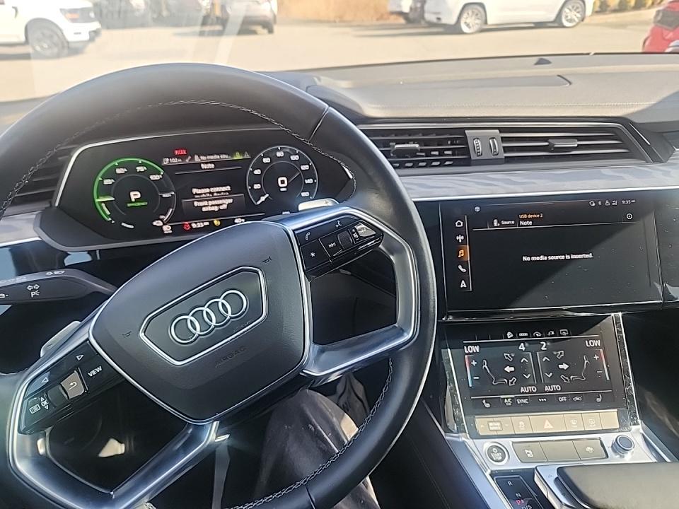 2022 Audi e-tron Premium AWD