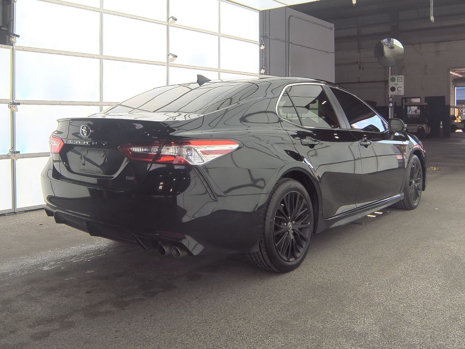 2020 Toyota Camry SE FWD