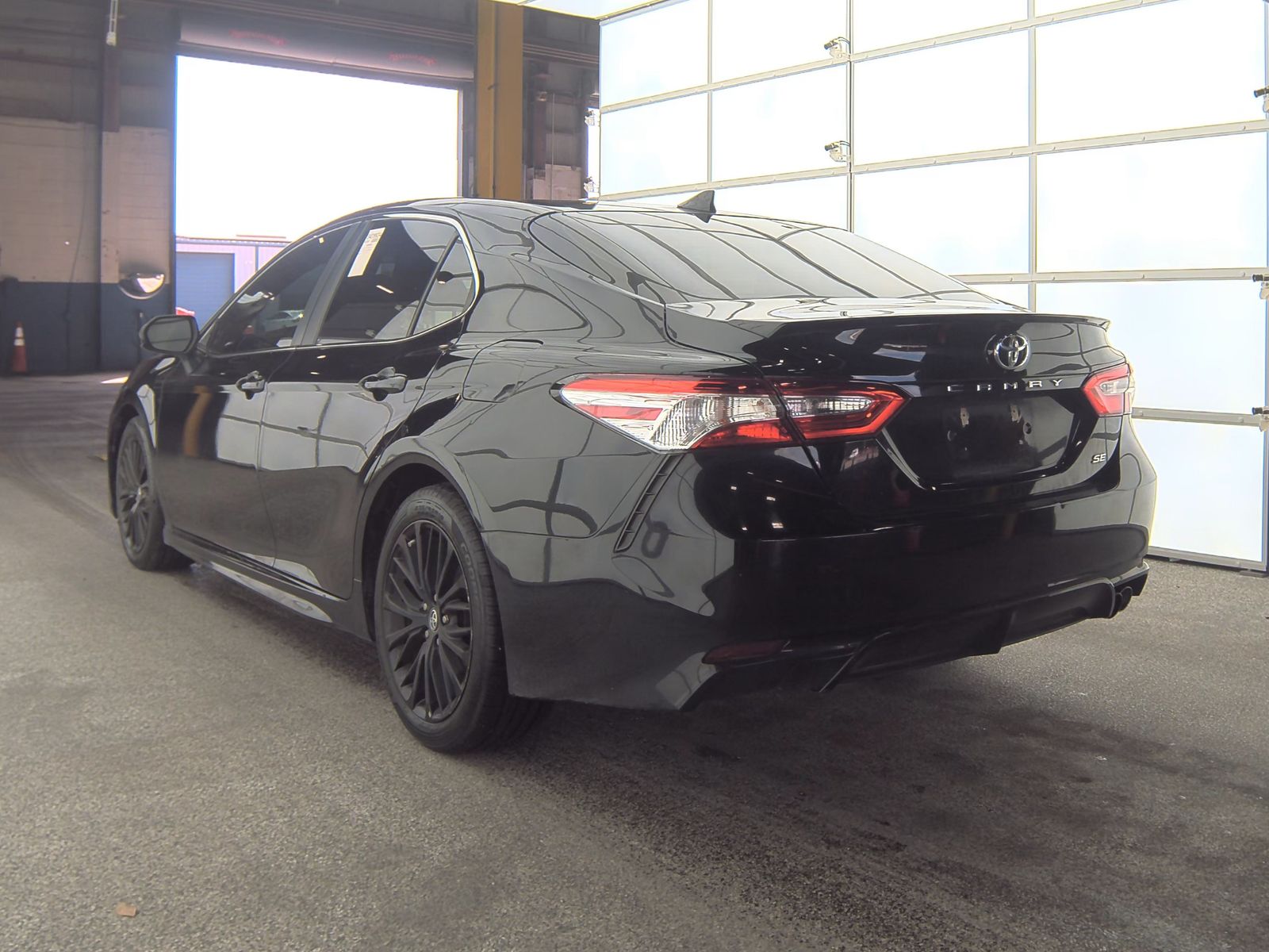 2020 Toyota Camry SE FWD