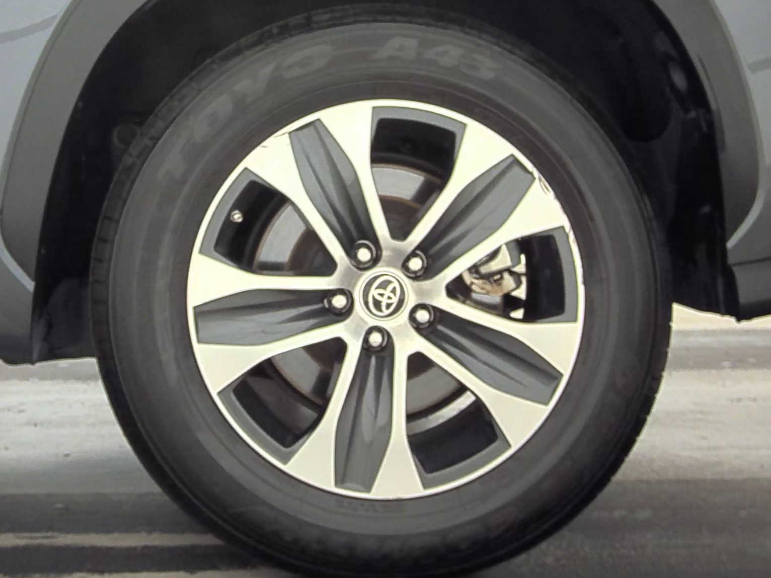 2022 Toyota Highlander Hybrid XLE FWD