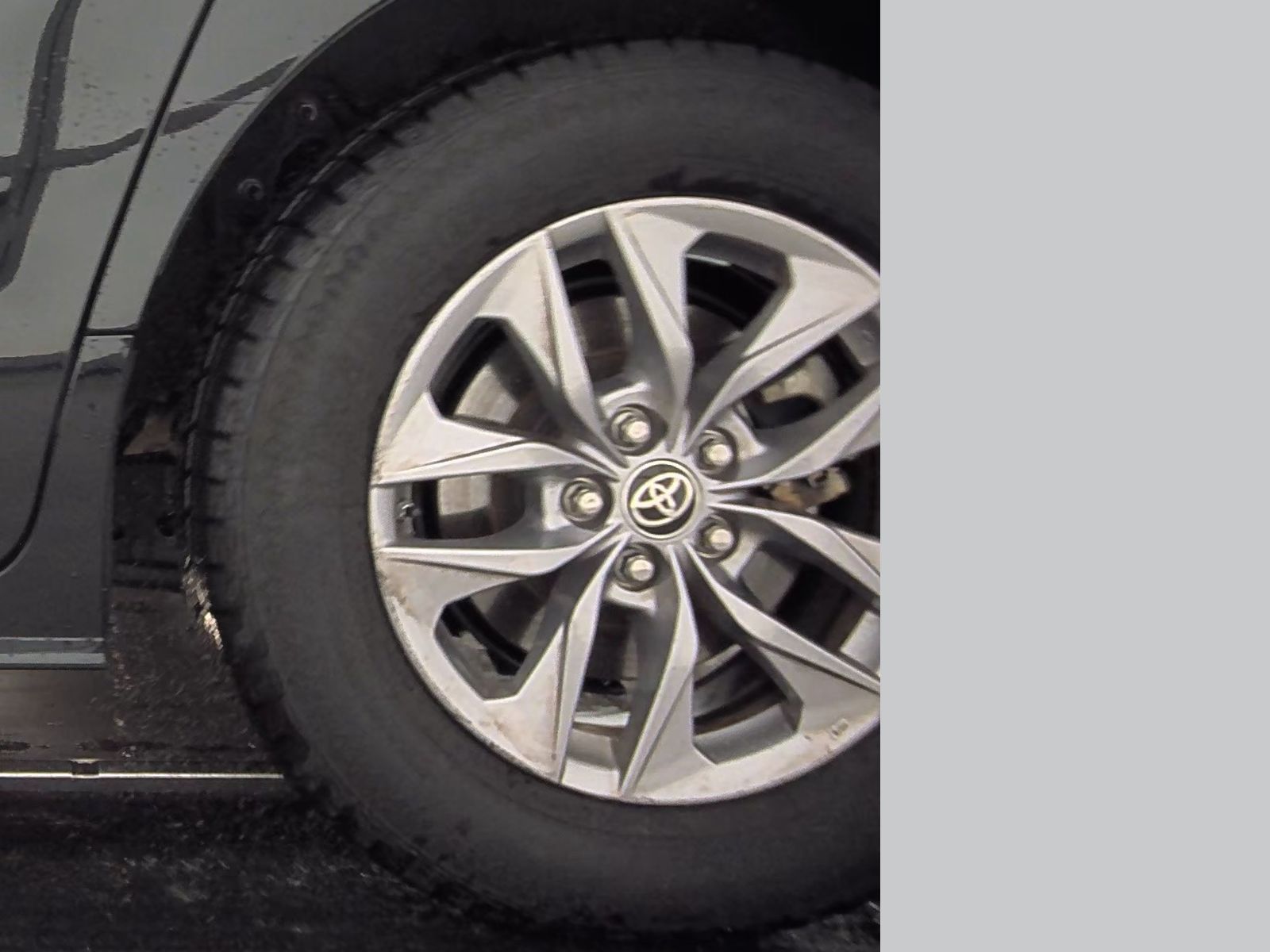 2022 Toyota Sienna LE FWD