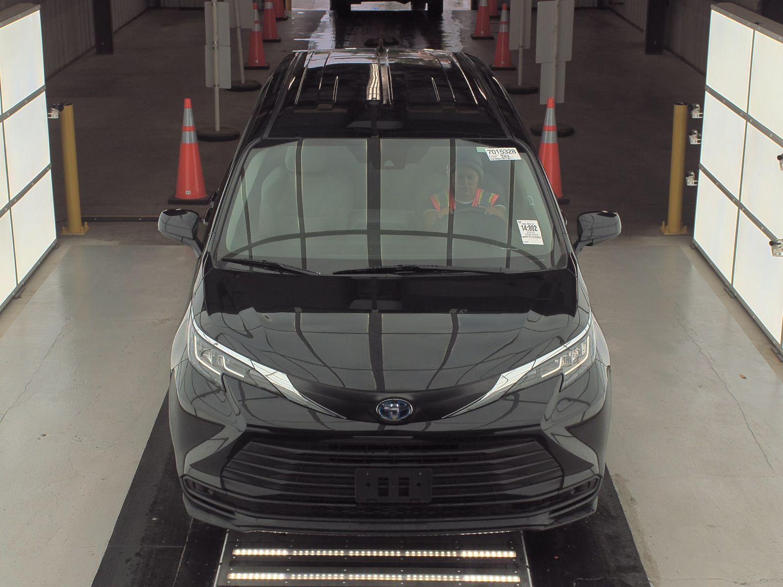 2022 Toyota Sienna LE FWD