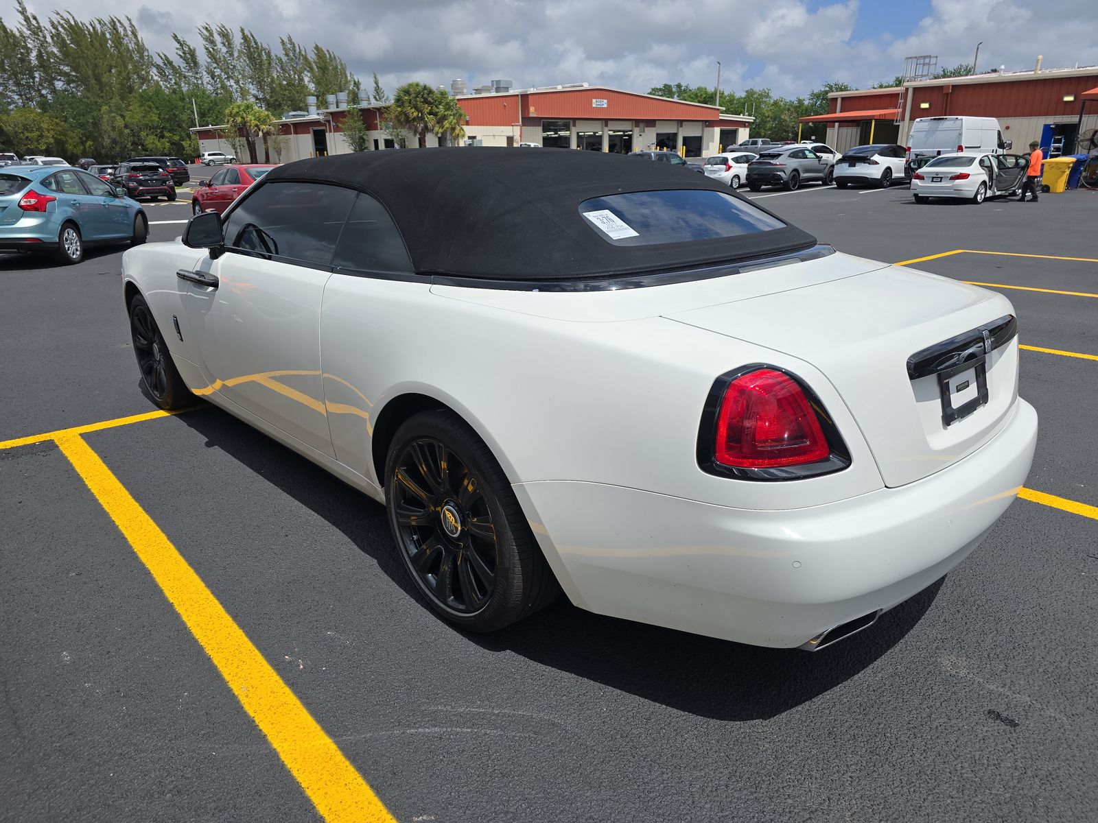 2017 Rolls-Royce Dawn Base RWD